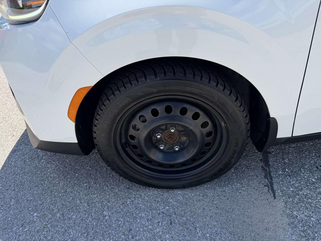 2020 Kia Soul EX Sunroof Certified 2 sets of wheels Photo
