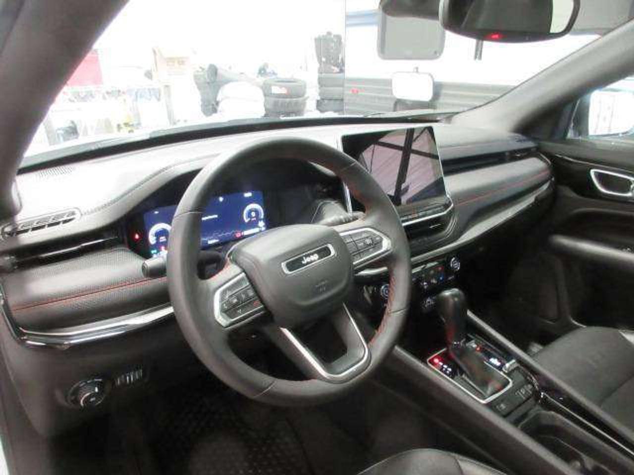 2024 Jeep Compass TRAILHAWK 4X4, PANO ROOF, NAV, APPLE/ANDROID, 72K! Photo