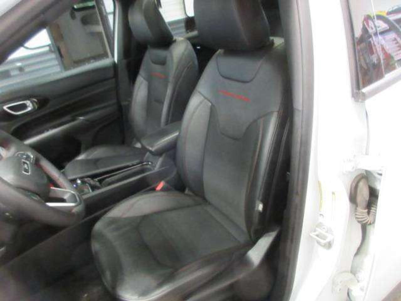 2024 Jeep Compass TRAILHAWK 4X4, PANO ROOF, NAV, APPLE/ANDROID, 72K! Photo