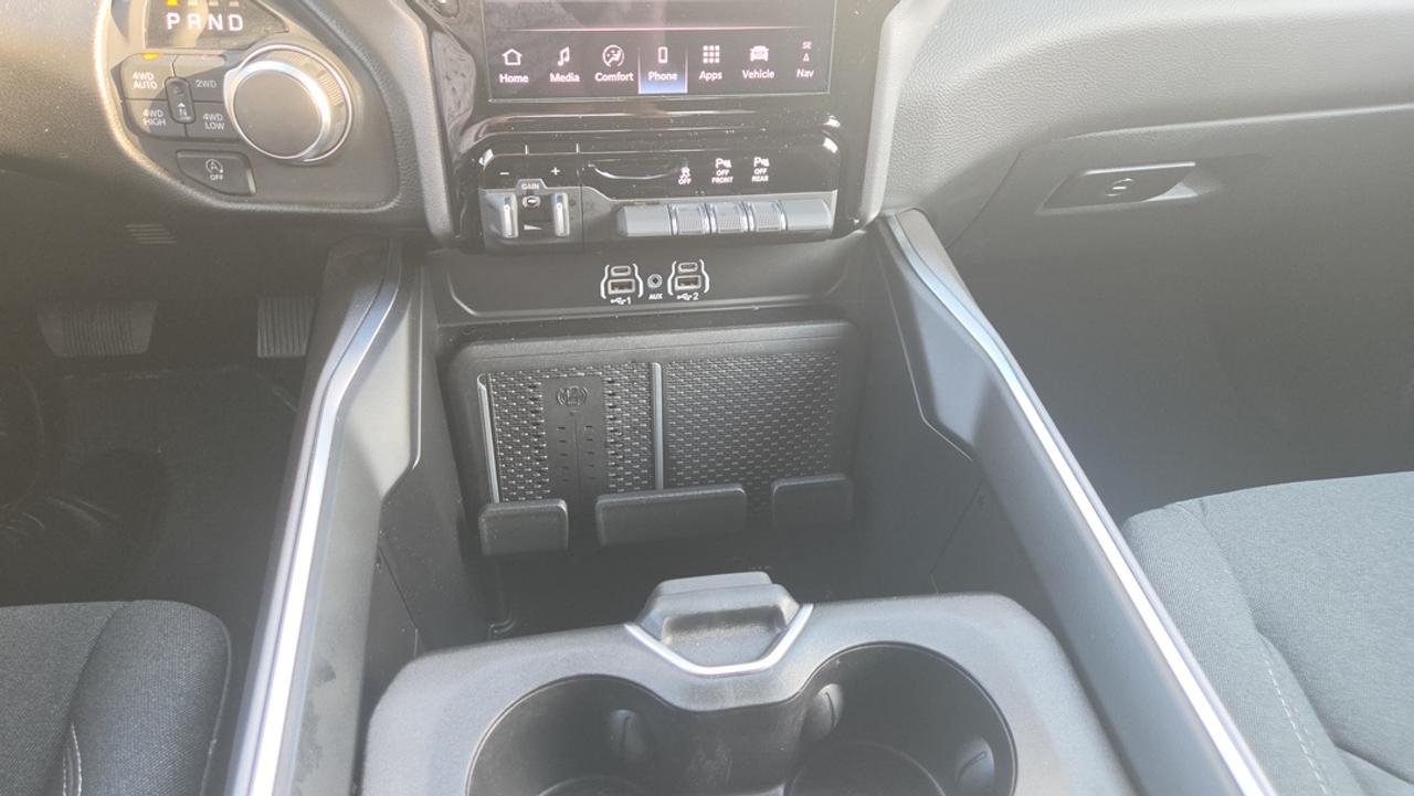2025 RAM 1500 Big Horn/Lone Star Photo