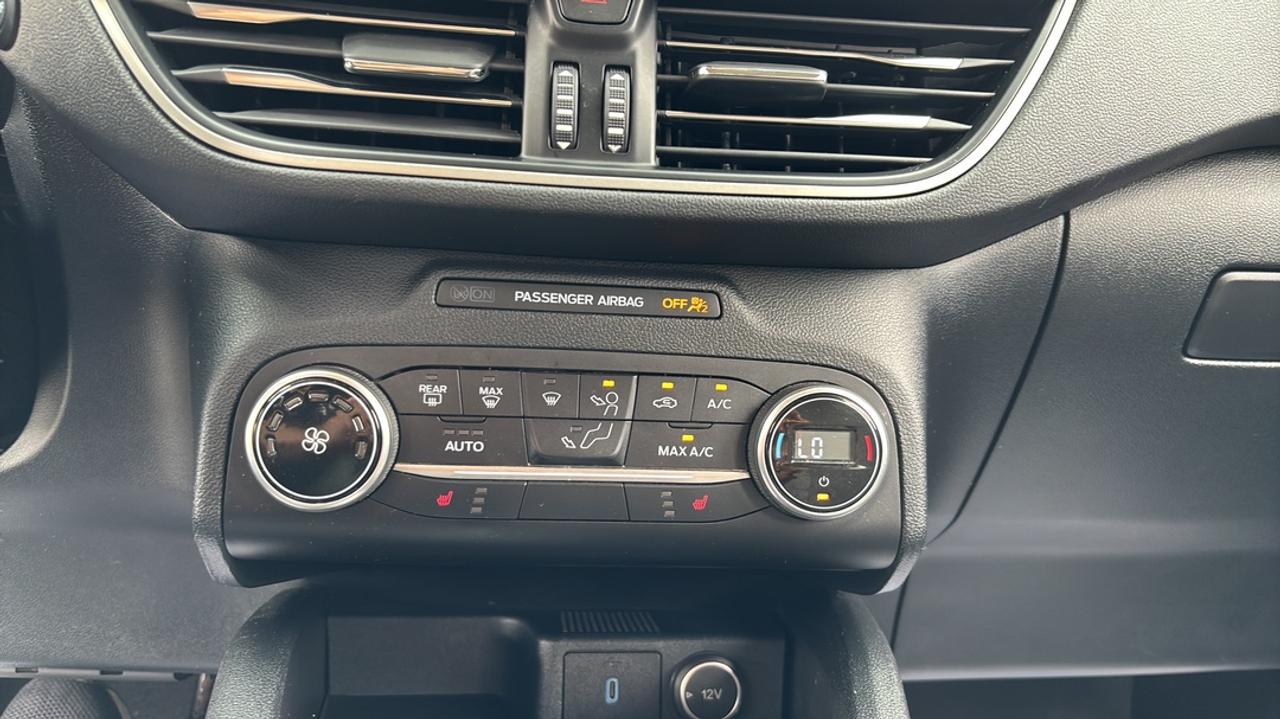 2020 Ford Escape SE Photo