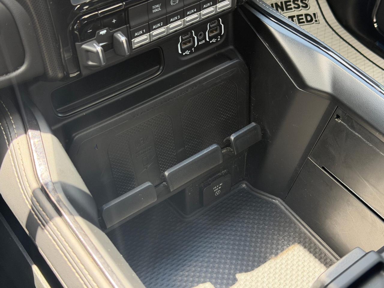 2023 RAM 2500 LIMITED   4x4 CREW CAB 6'4 BOX   NO ACCIDENT   ONE Photo