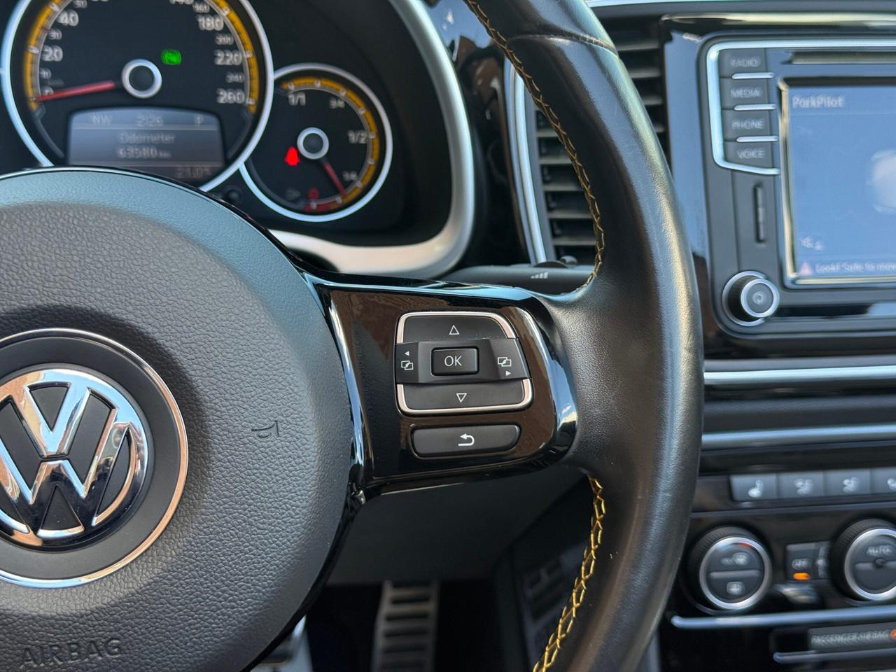 2018 Volkswagen Beetle DUNE   CONVERTIBLE   ONE OWNER   NO ACCIDENT Photo