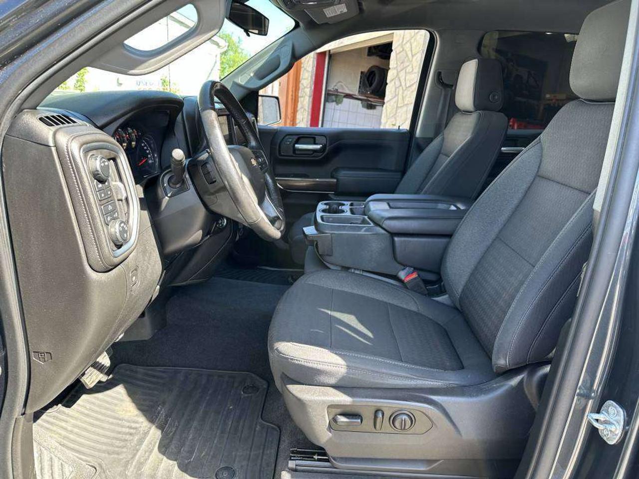 2020 Chevrolet 1500 LT Photo