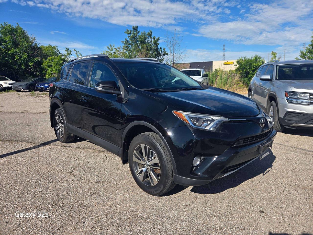 2018 Toyota RAV4 XLE Photo0