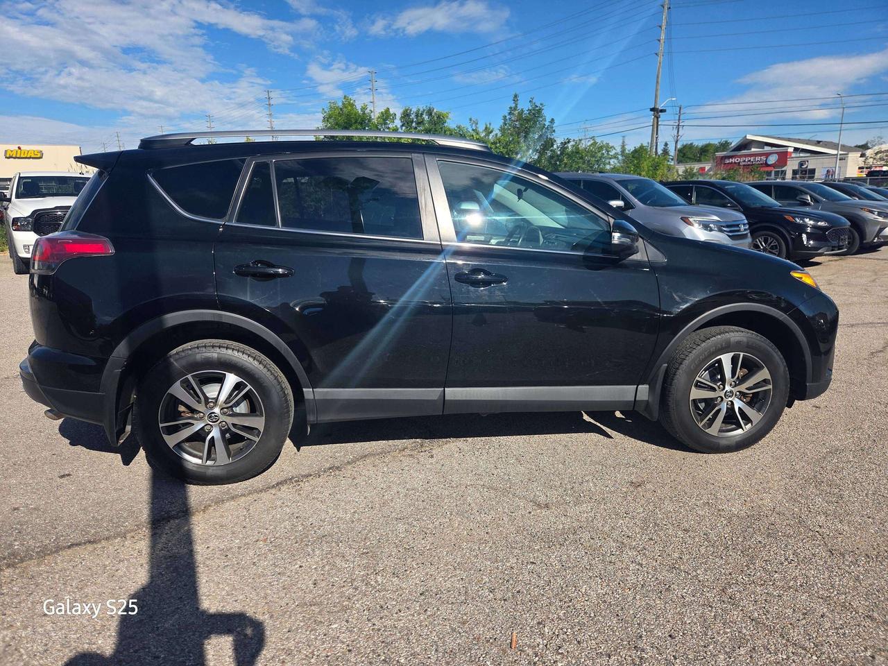 2018 Toyota RAV4 XLE Photo