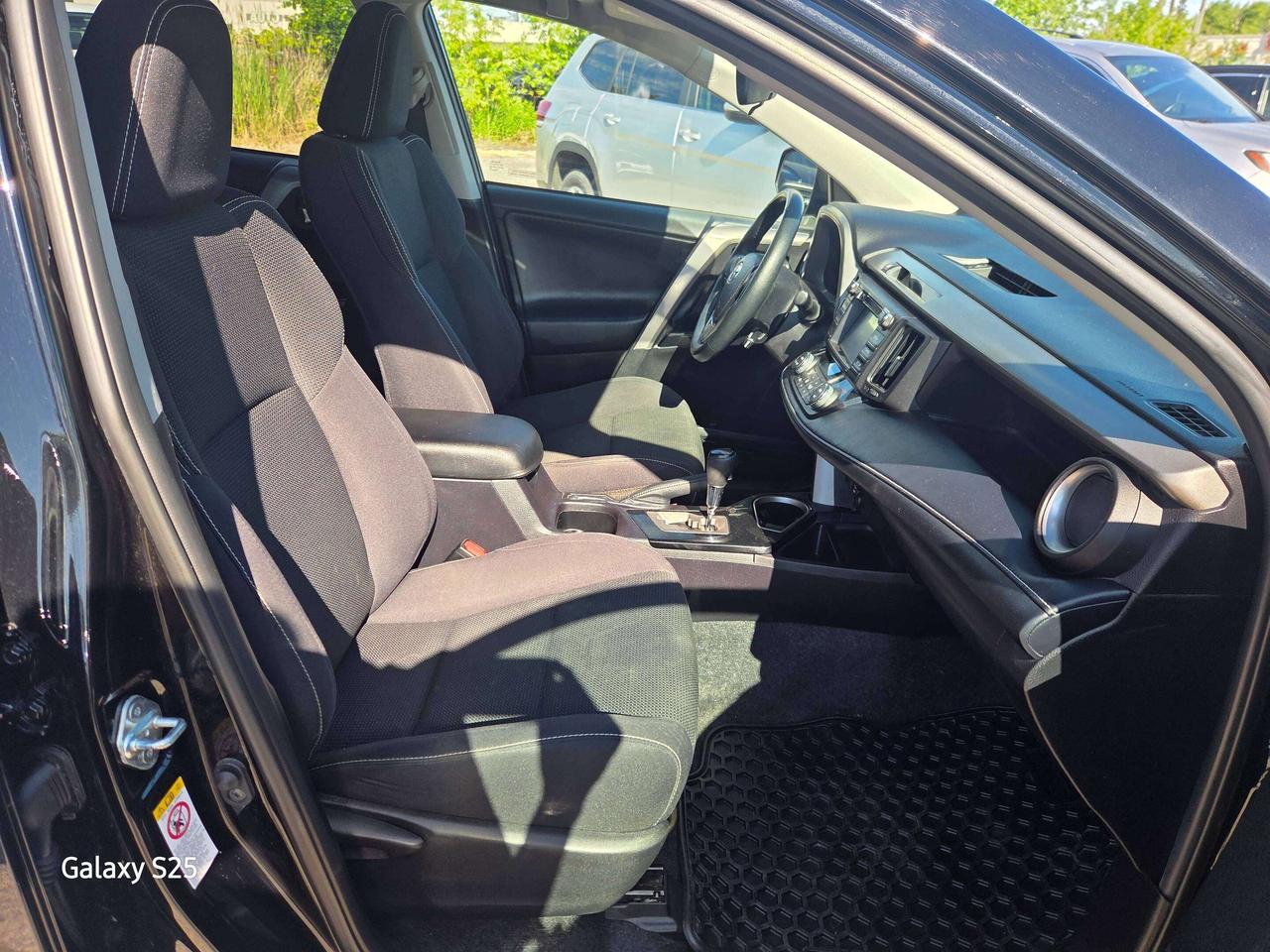 2018 Toyota RAV4 XLE Photo