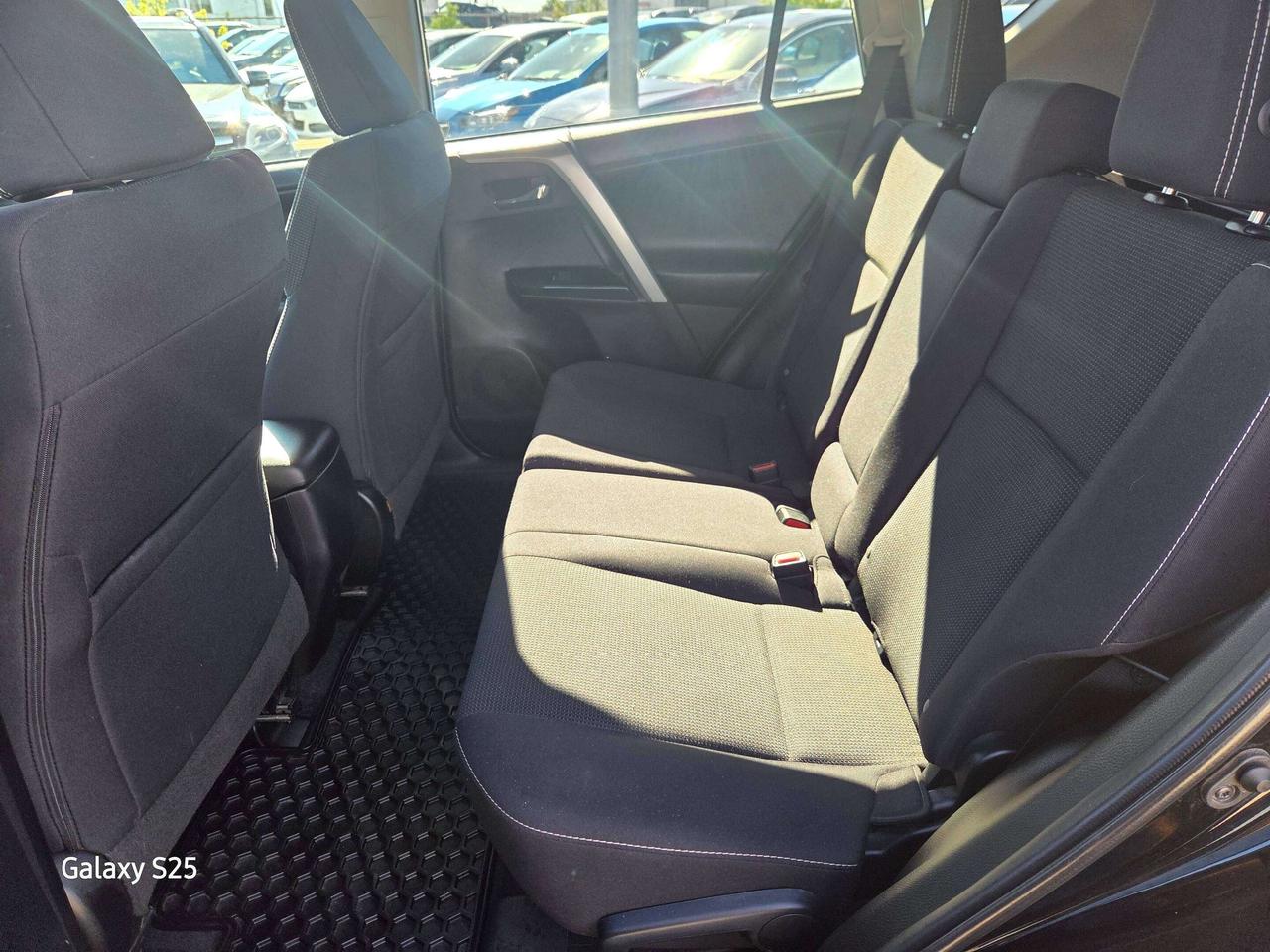 2018 Toyota RAV4 XLE Photo