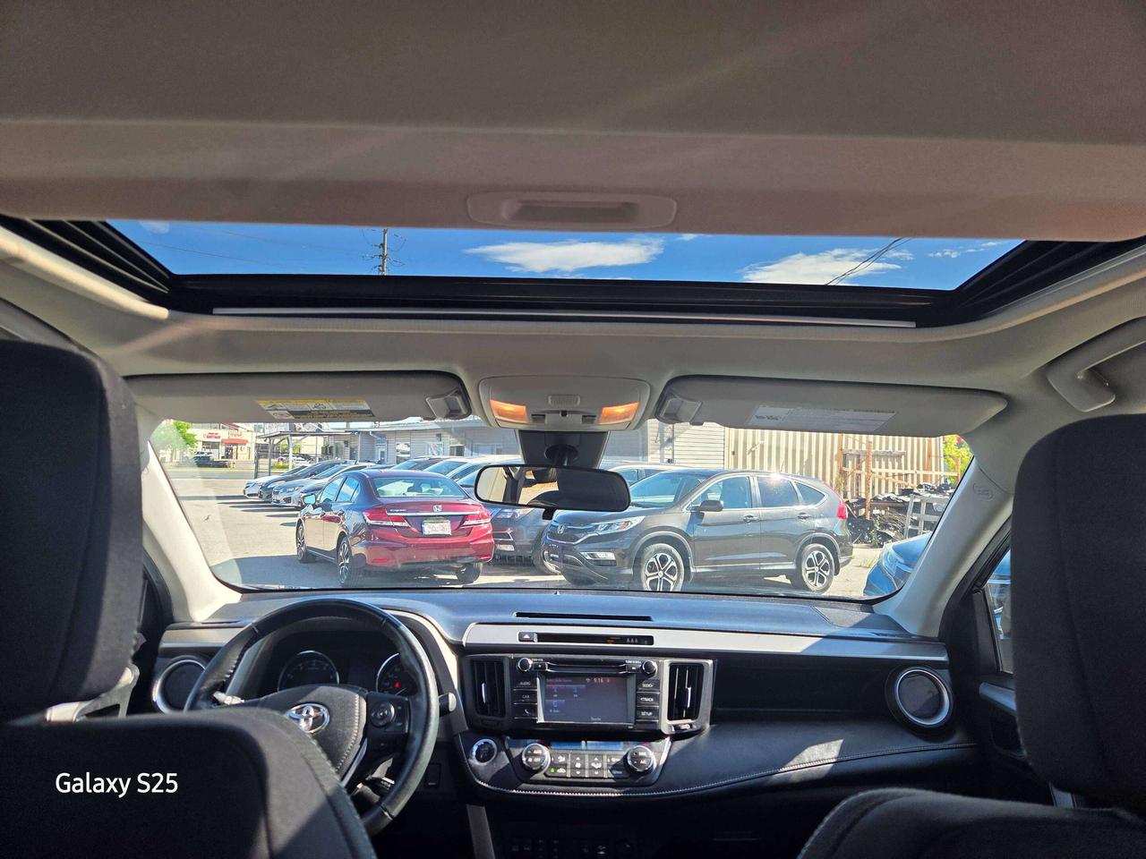 2018 Toyota RAV4 XLE Photo