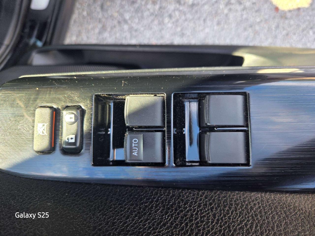2018 Toyota RAV4 XLE Photo