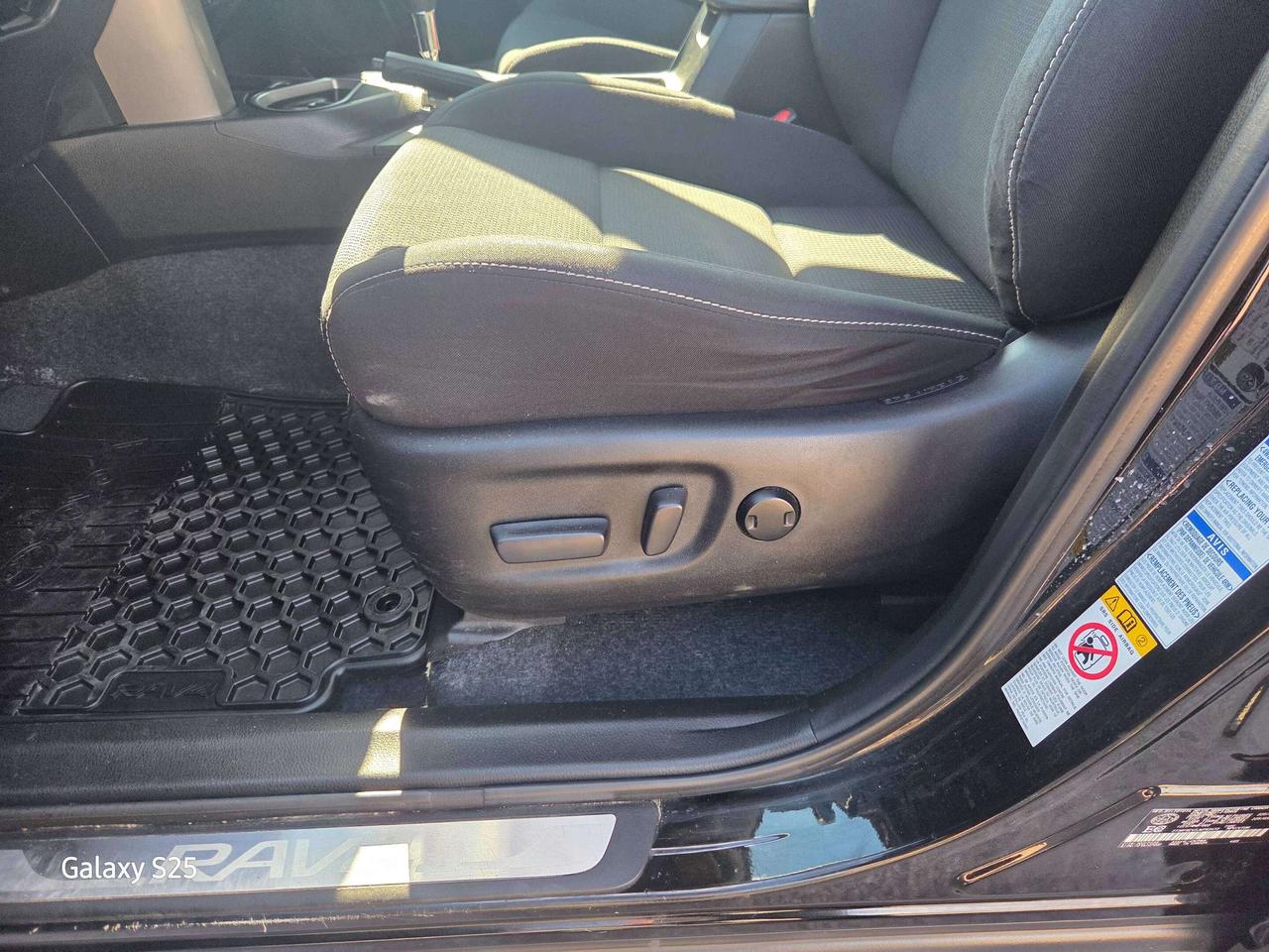 2018 Toyota RAV4 XLE Photo