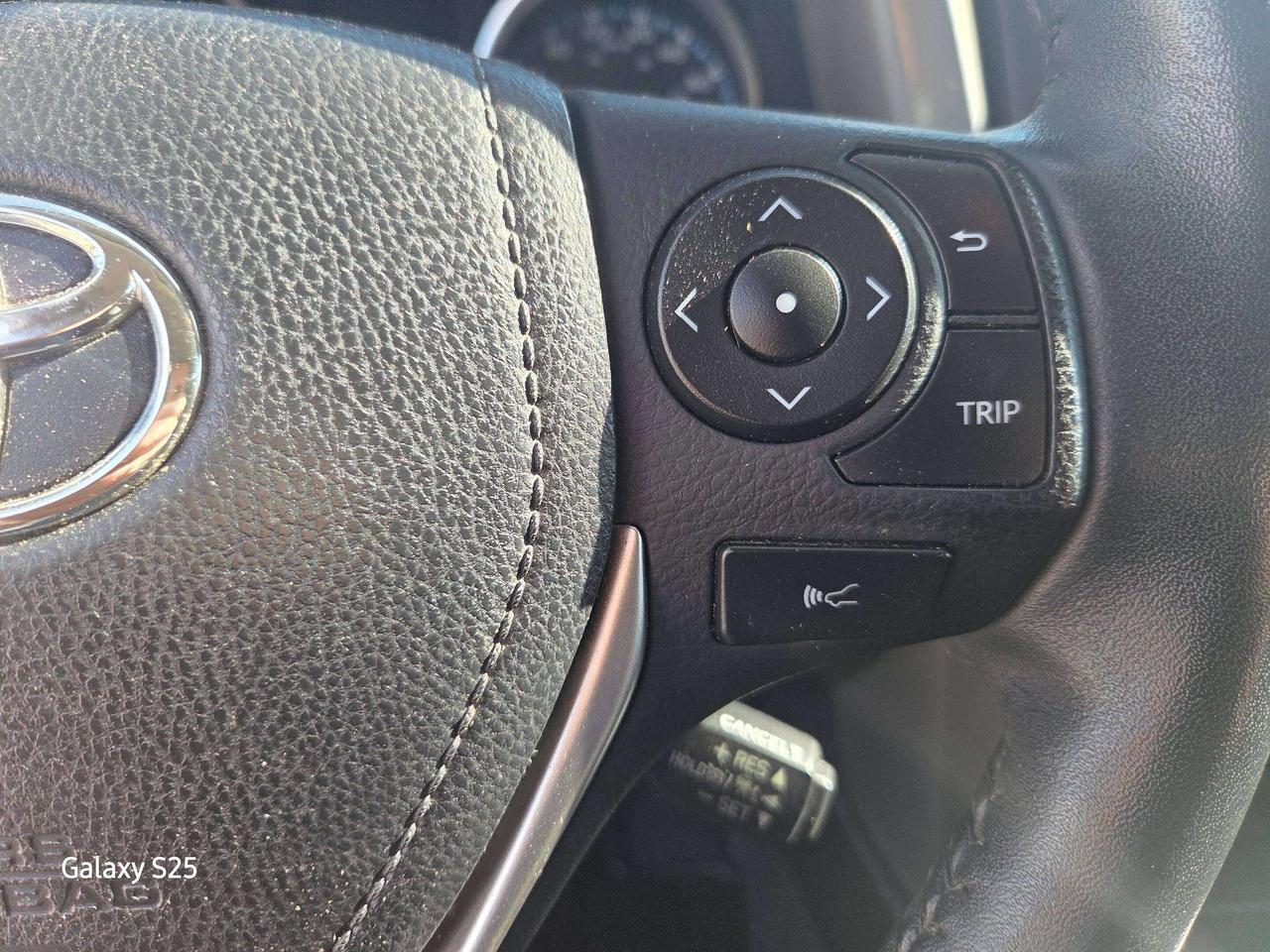 2018 Toyota RAV4 XLE Photo