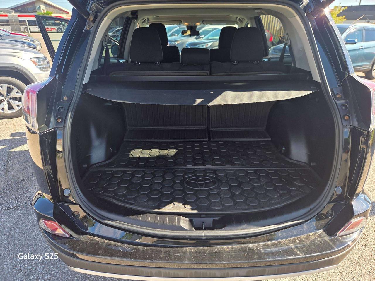2018 Toyota RAV4 XLE Photo