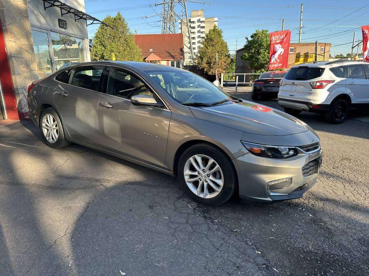 2017 Chevrolet Malibu LT Photo4