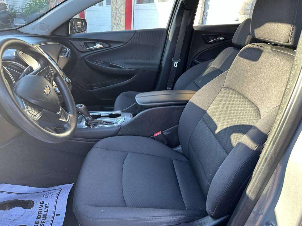 2017 Chevrolet Malibu LT Photo