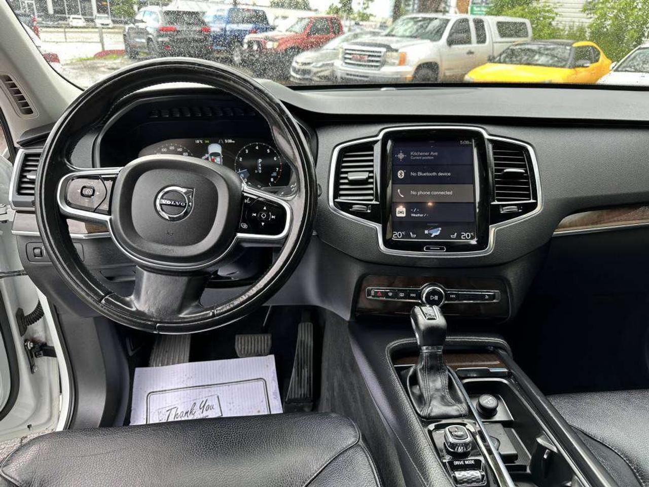 2016 Volvo XC90 T6 Momentum Photo