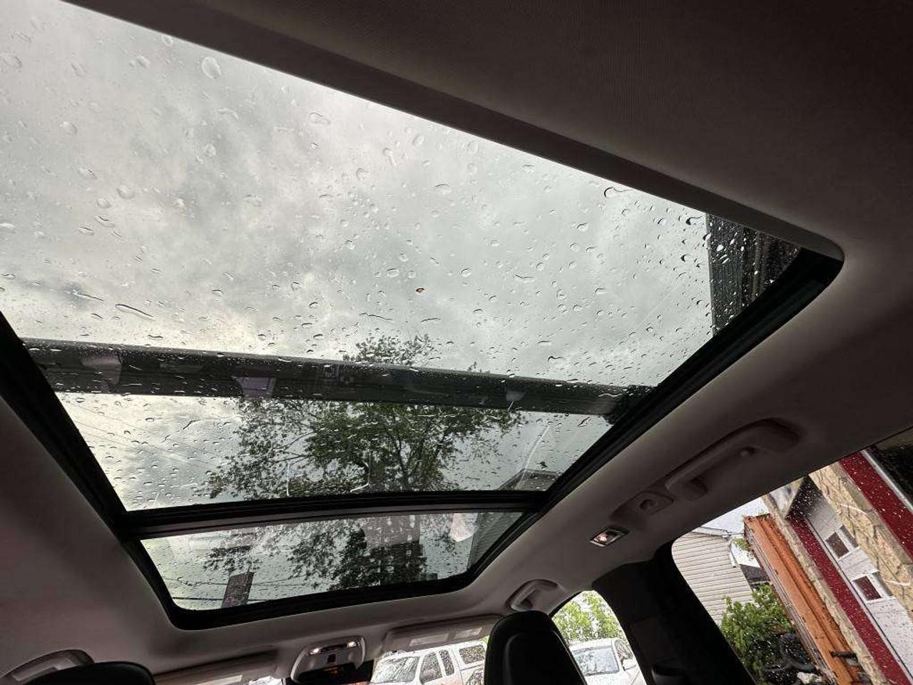 2016 Volvo XC90 T6 Momentum Photo