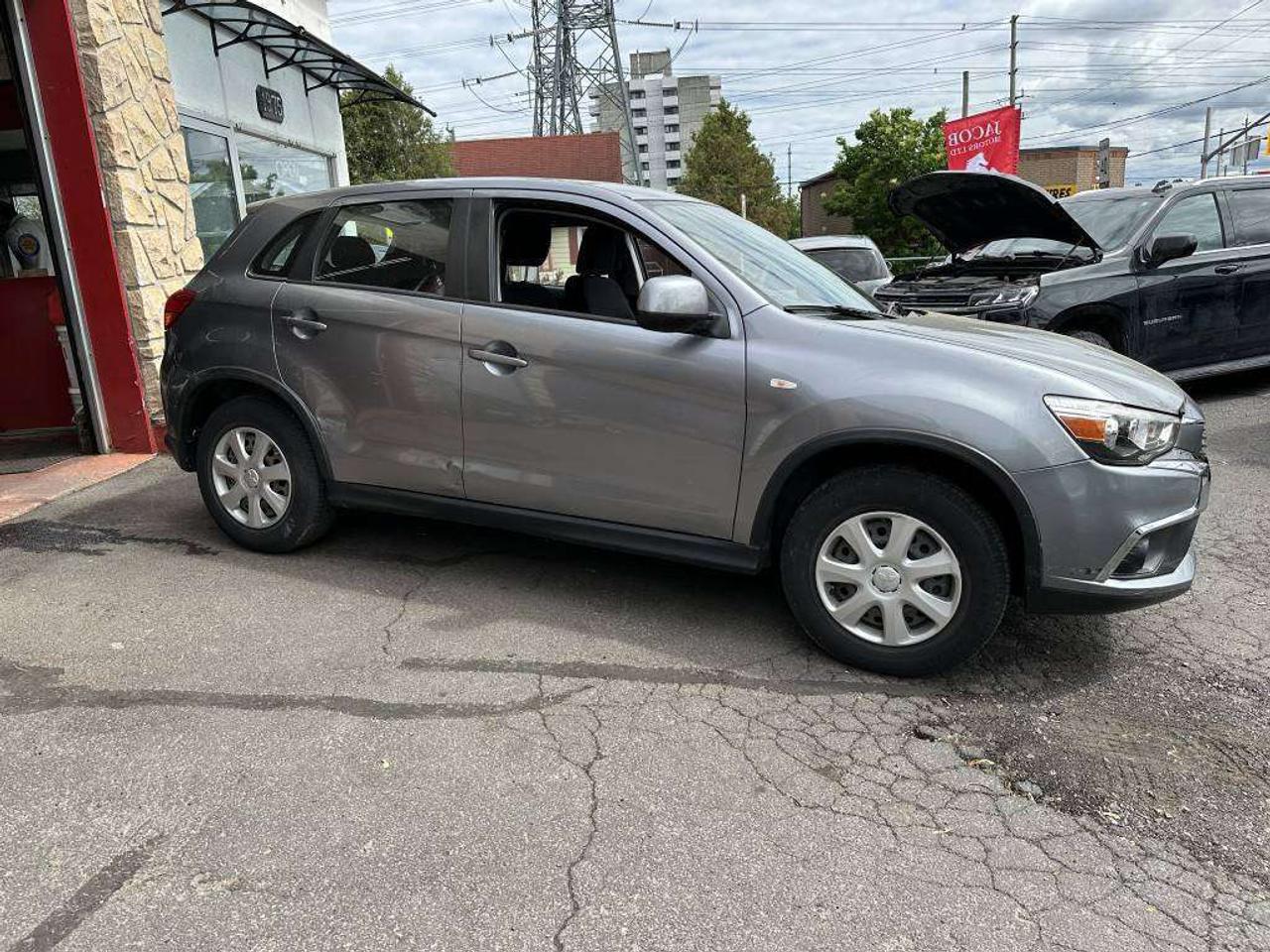 2017 Mitsubishi RVR SE Photo3