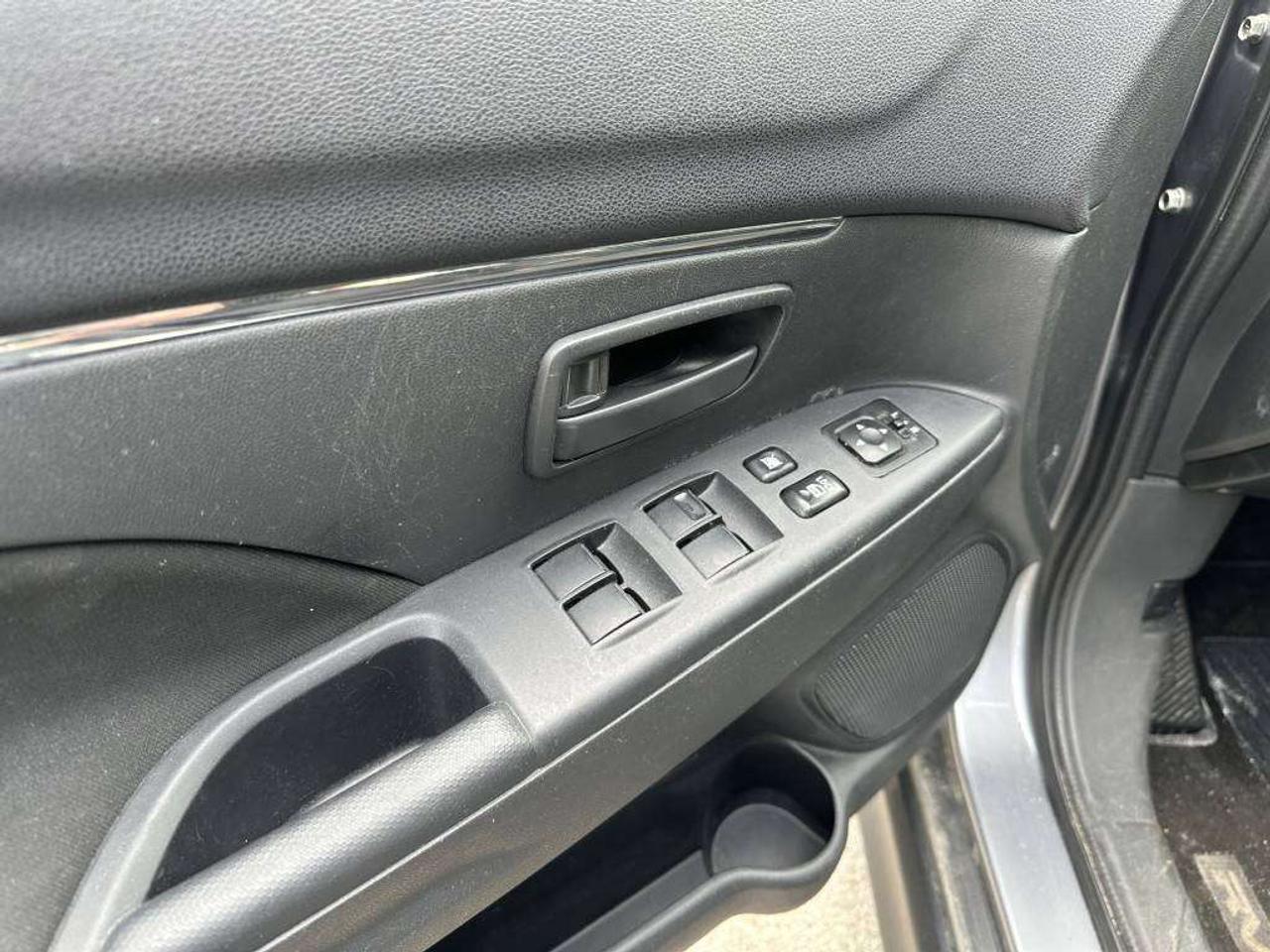 2017 Mitsubishi RVR SE Photo