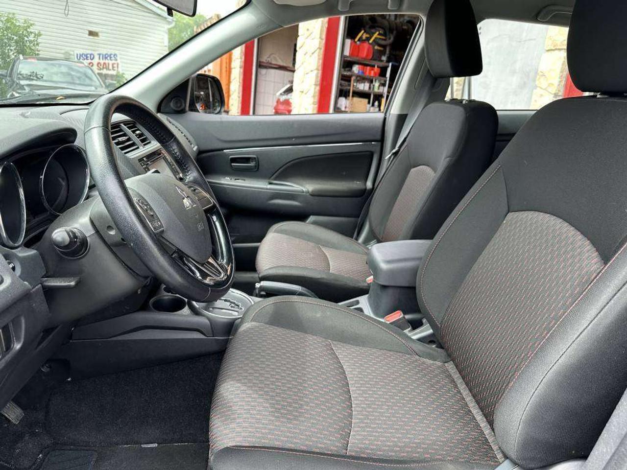 2017 Mitsubishi RVR SE Photo