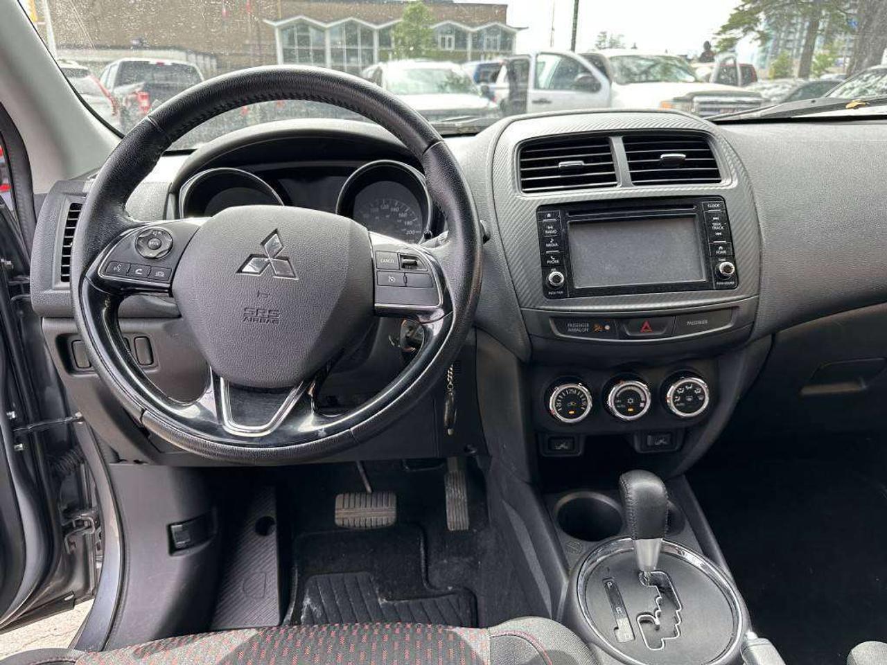 2017 Mitsubishi RVR SE Photo