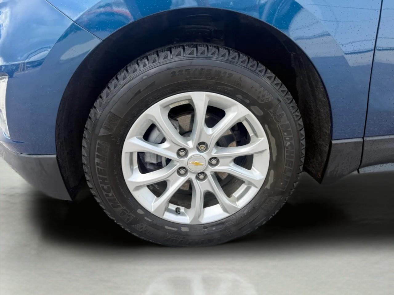 2020 Chevrolet Equinox LT Photo2