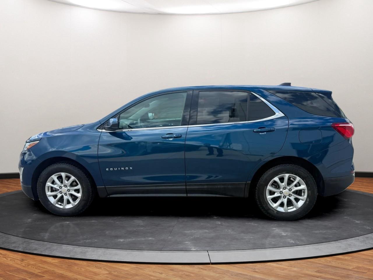 2020 Chevrolet Equinox LT Photo3