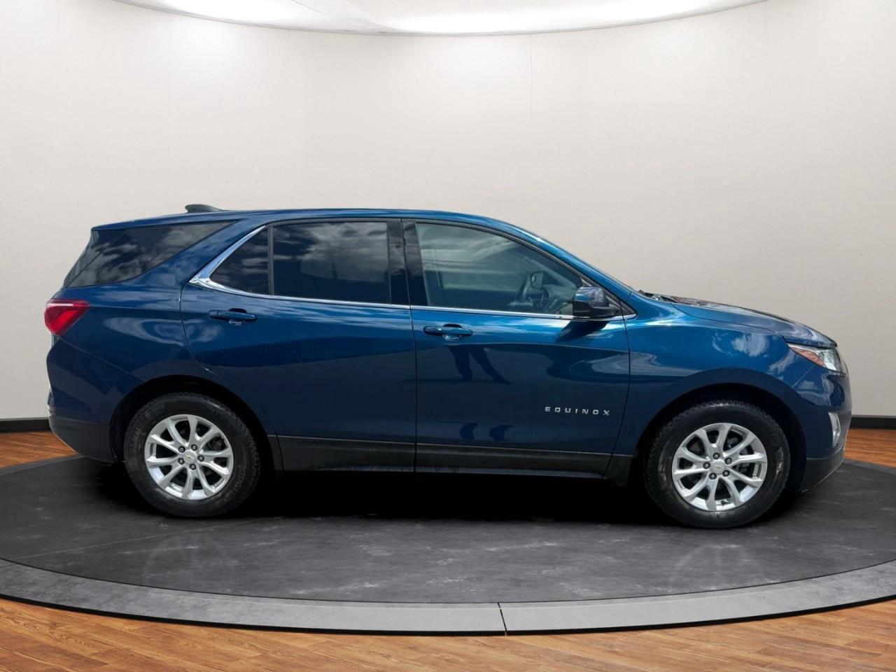 2020 Chevrolet Equinox LT Photo