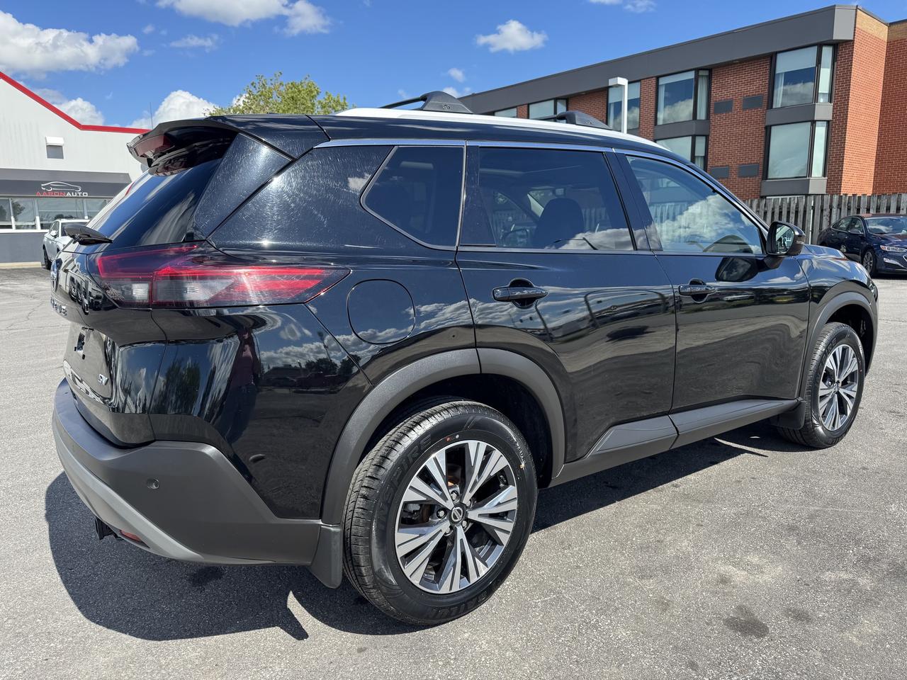 2021 Nissan Rogue SV - PANORAMIC SUNROOF Photo4