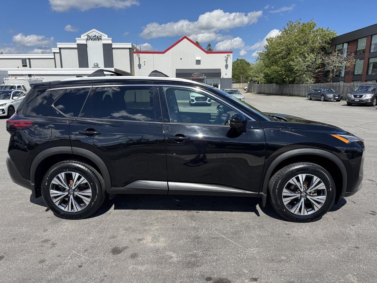 2021 Nissan Rogue SV - PANORAMIC SUNROOF Photo