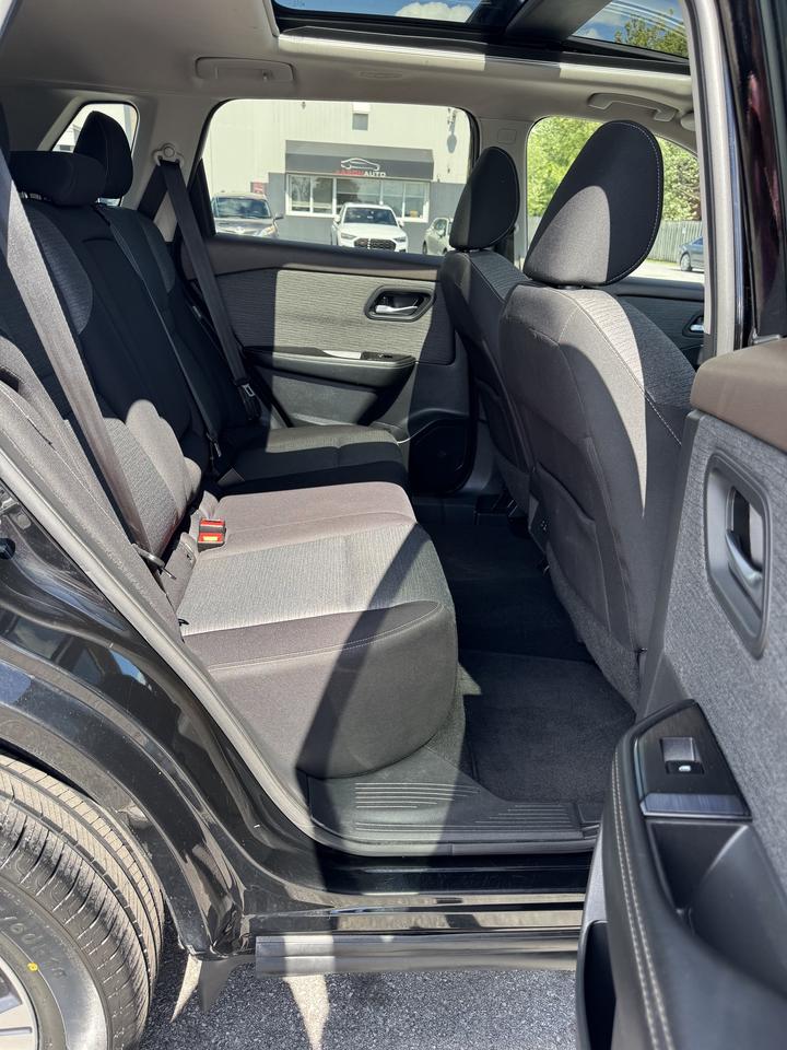 2021 Nissan Rogue SV - PANORAMIC SUNROOF Photo