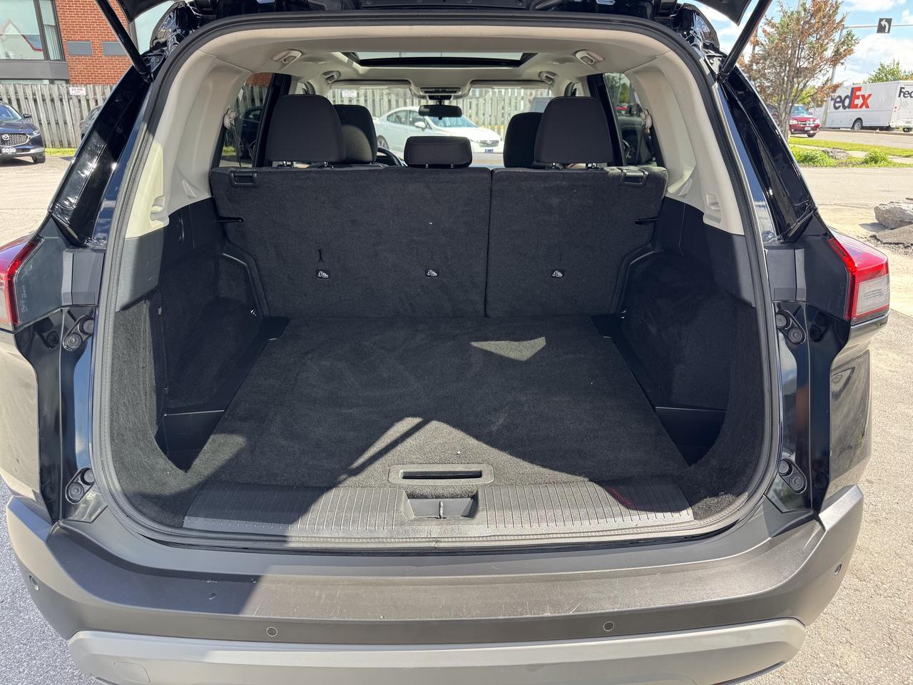 2021 Nissan Rogue SV - PANORAMIC SUNROOF Photo