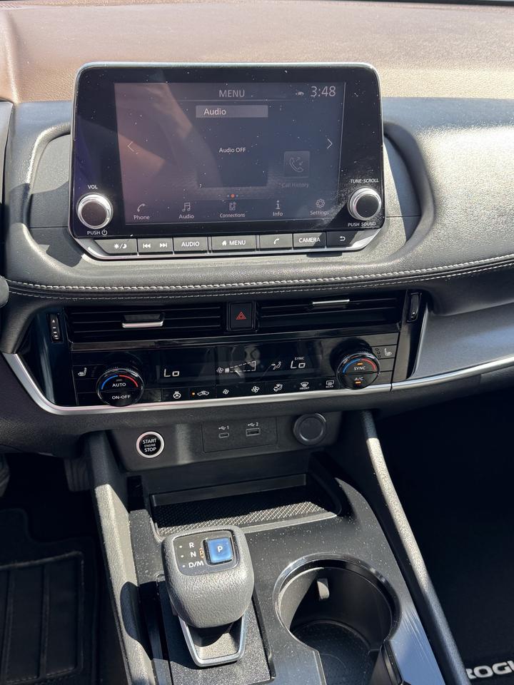 2021 Nissan Rogue SV - PANORAMIC SUNROOF Photo