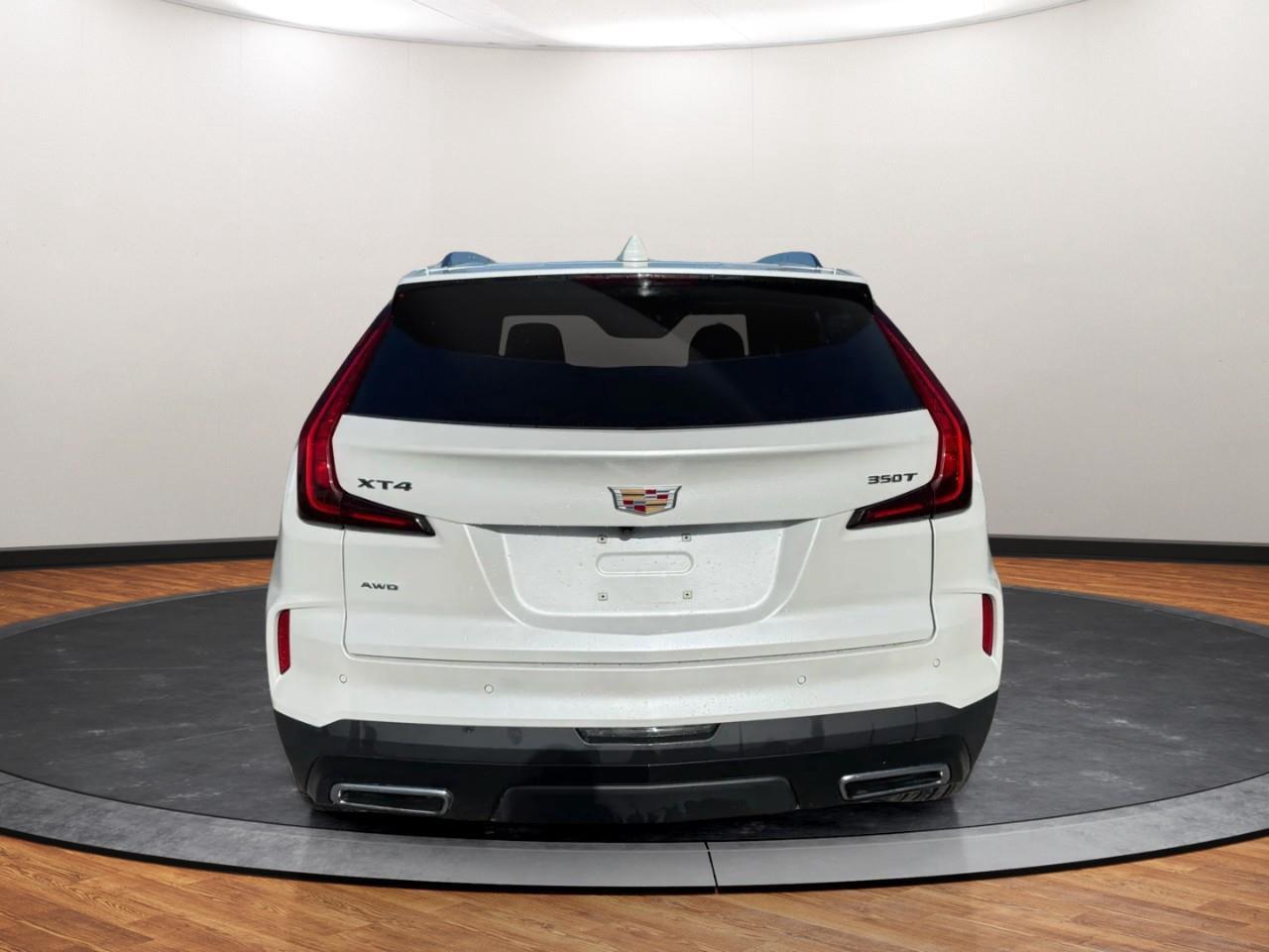 2024 Cadillac XT4 Premium Luxury Photo4