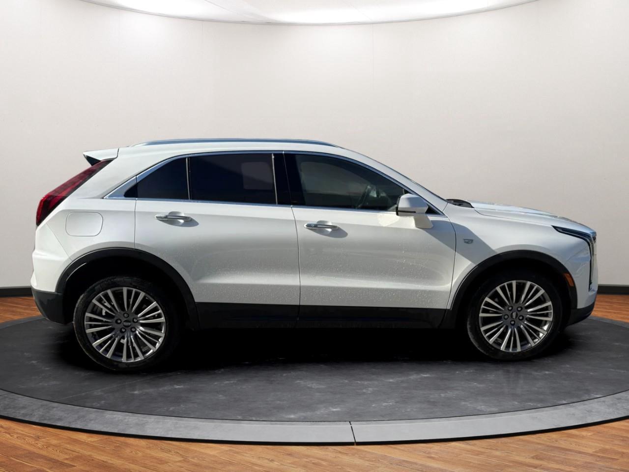 2024 Cadillac XT4 Premium Luxury Photo