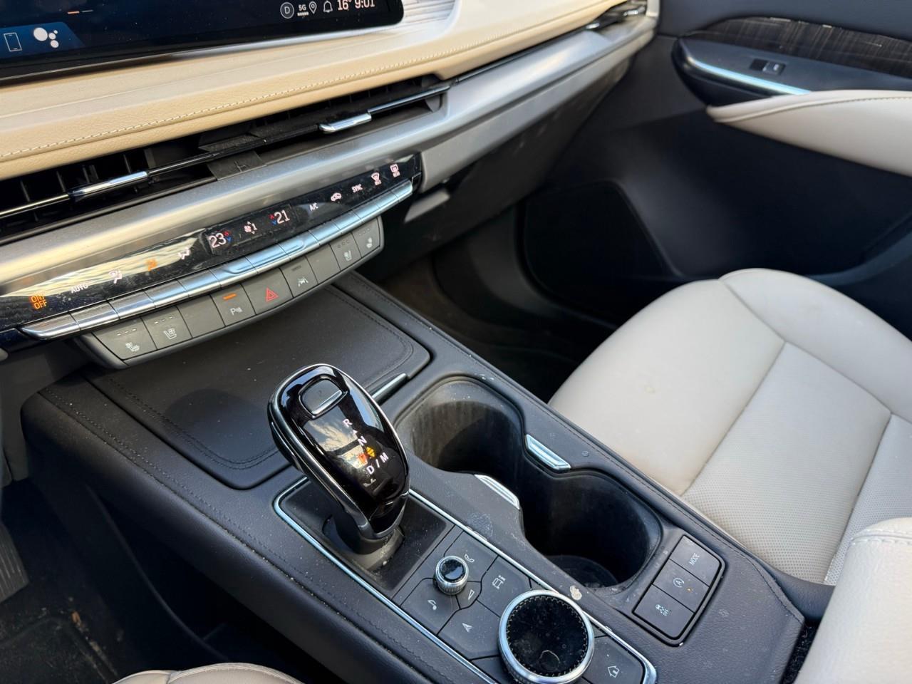 2024 Cadillac XT4 Premium Luxury Photo