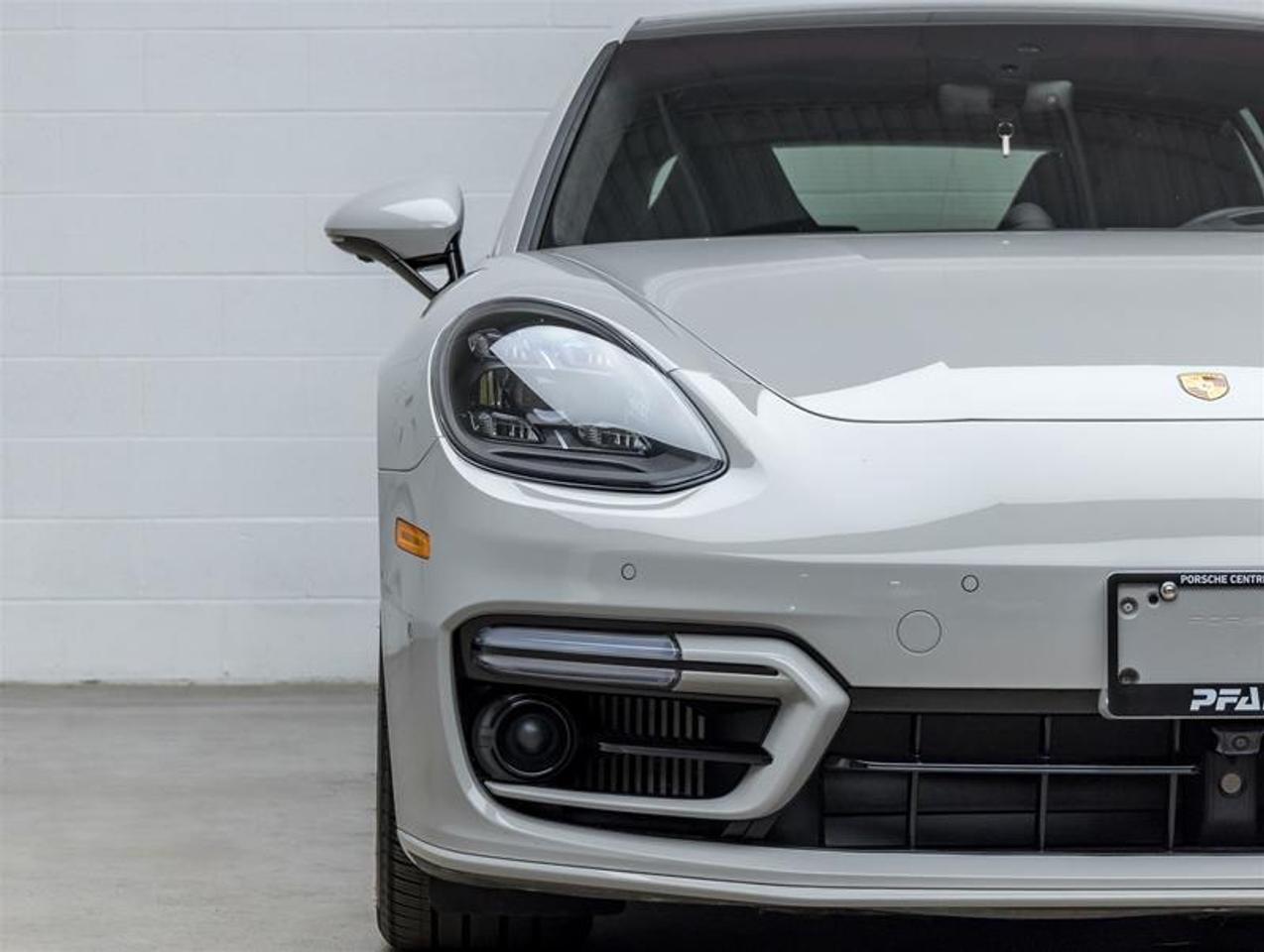 2023 Porsche Panamera  Photo