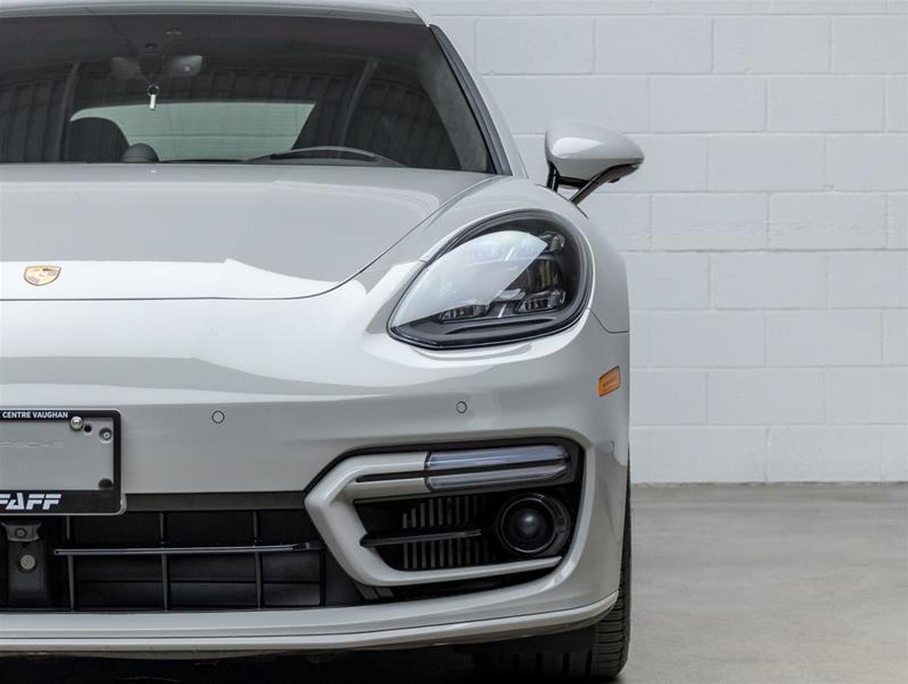 2023 Porsche Panamera  Photo