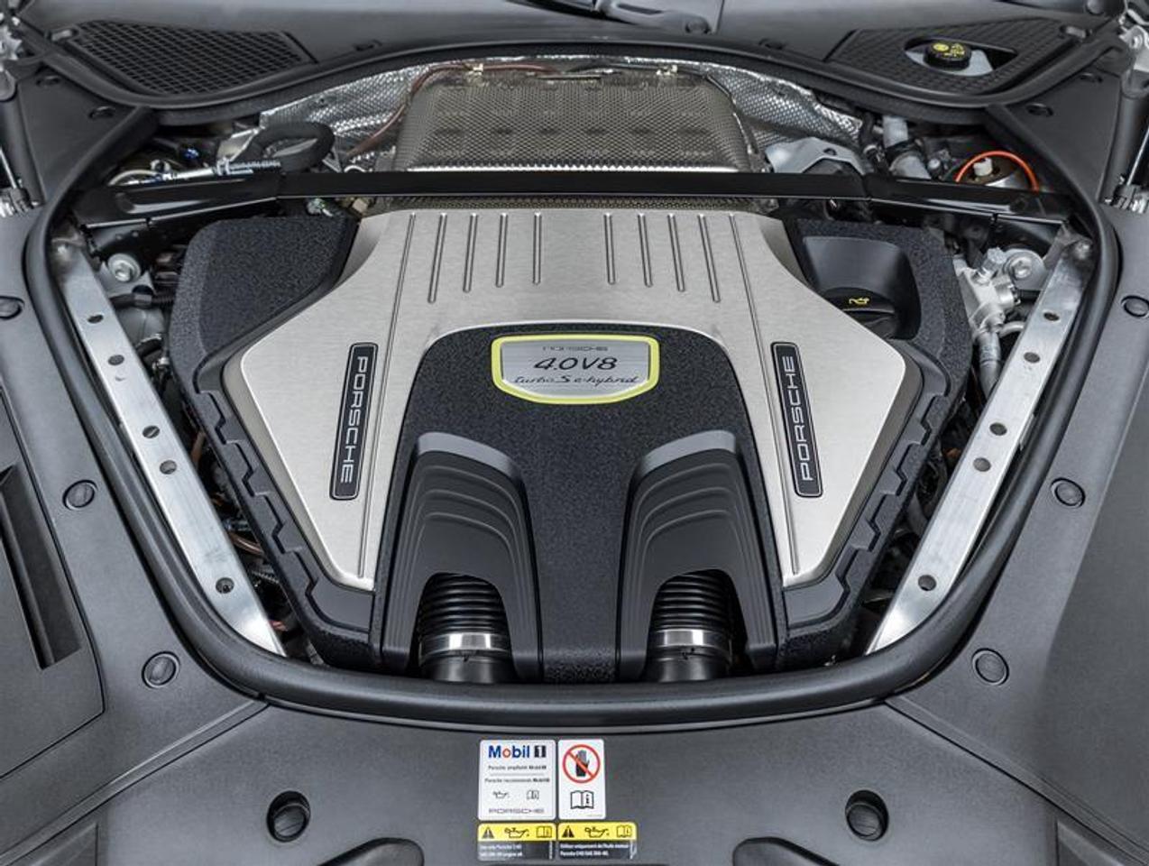 2023 Porsche Panamera  Photo
