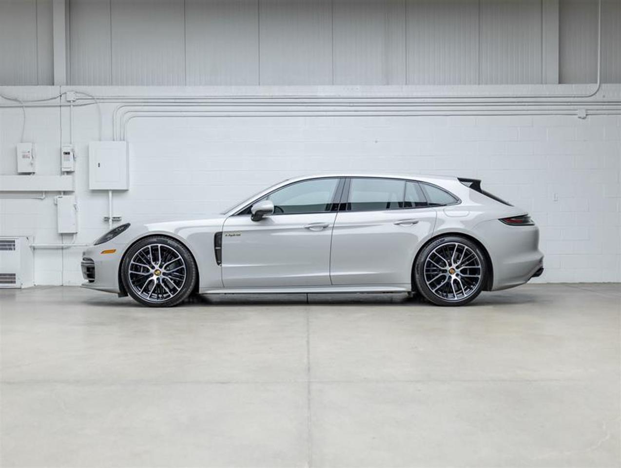 2023 Porsche Panamera  Photo
