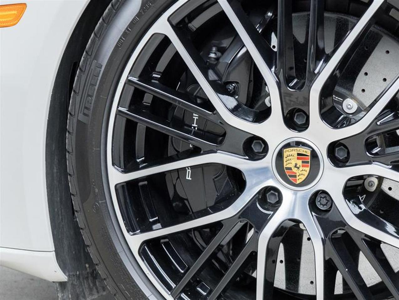 2023 Porsche Panamera  Photo