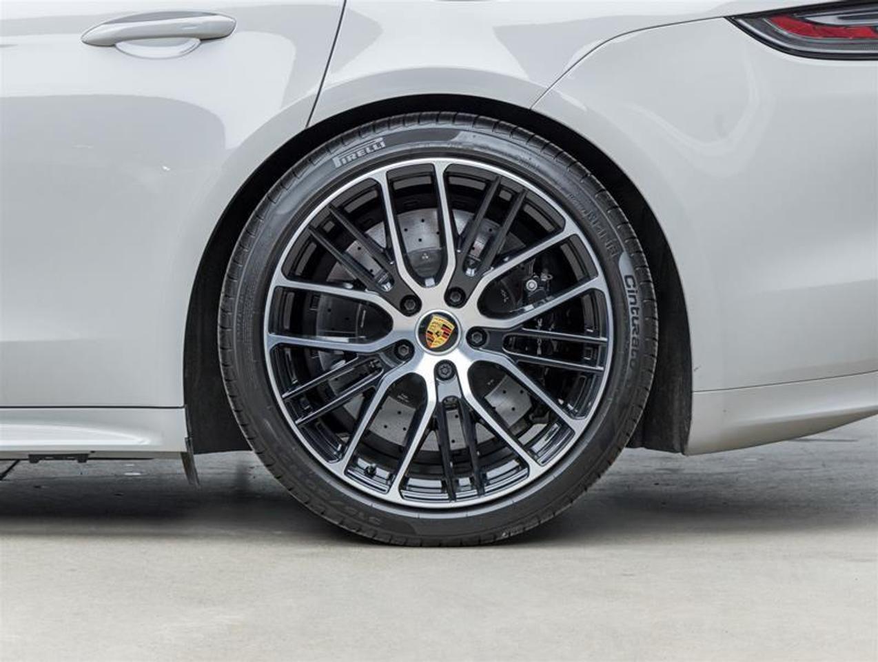 2023 Porsche Panamera  Photo