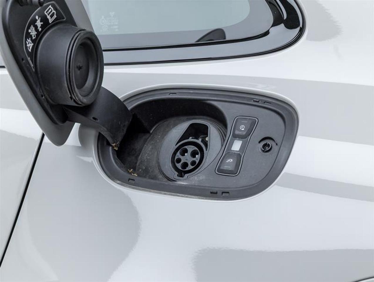 2023 Porsche Panamera  Photo