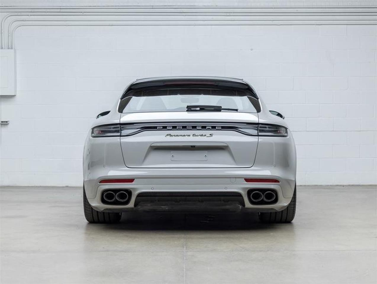 2023 Porsche Panamera  Photo