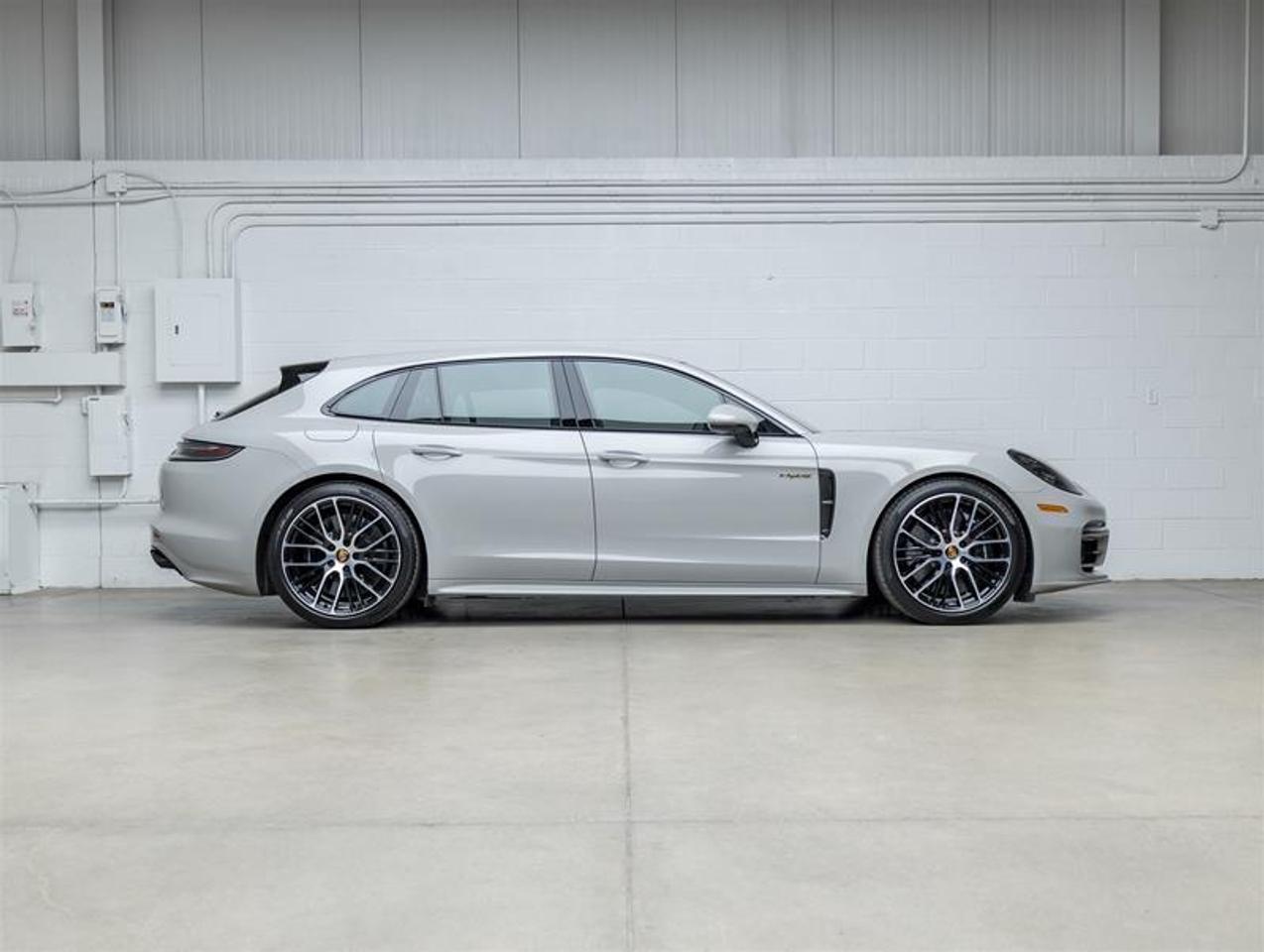 2023 Porsche Panamera  Photo