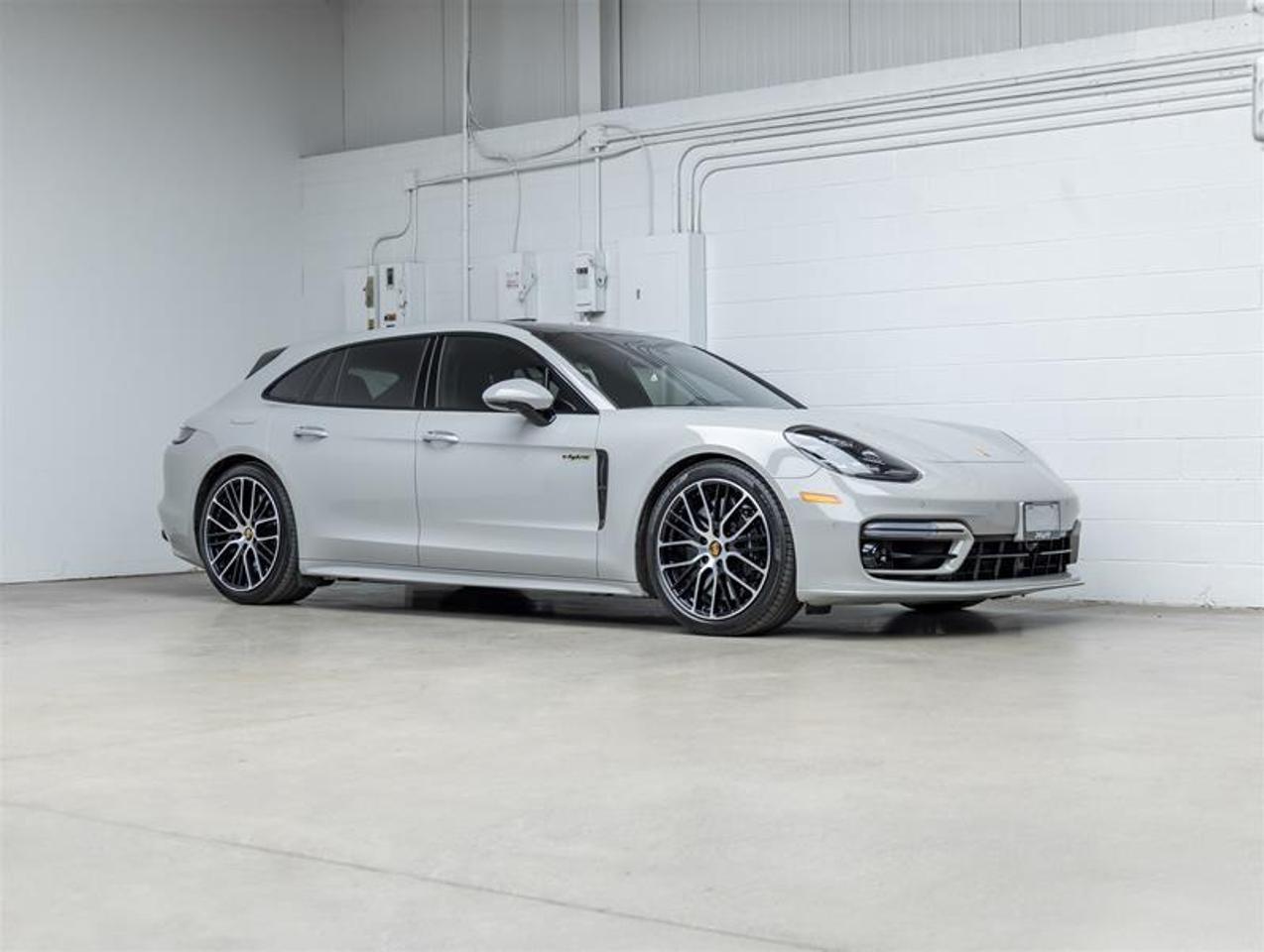 2023 Porsche Panamera  Photo