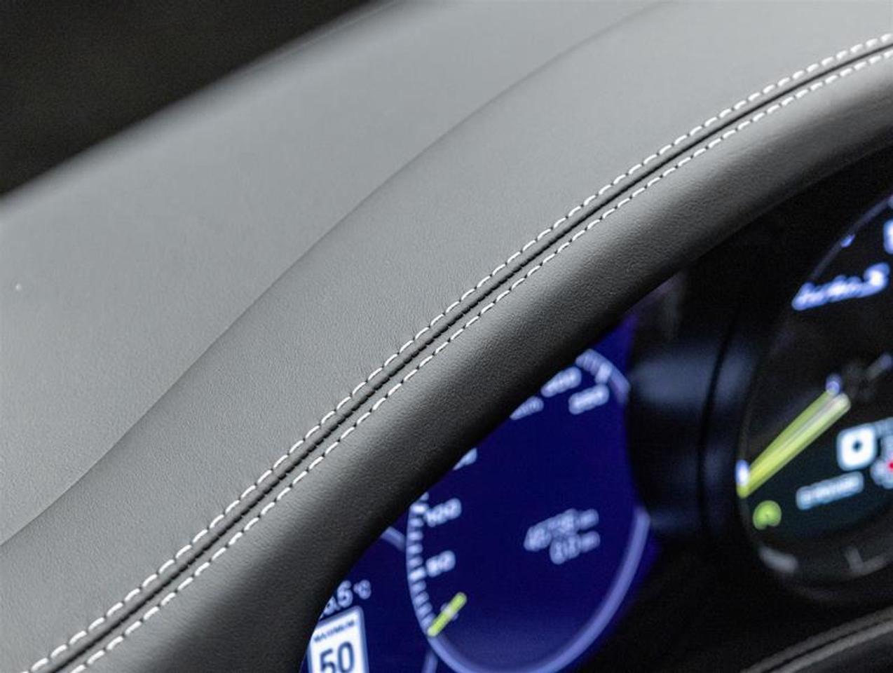 2023 Porsche Panamera  Photo
