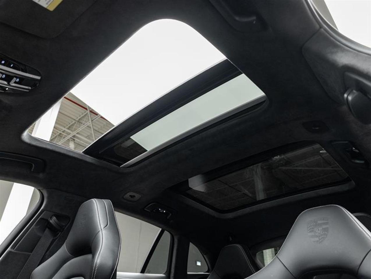 2023 Porsche Panamera  Photo