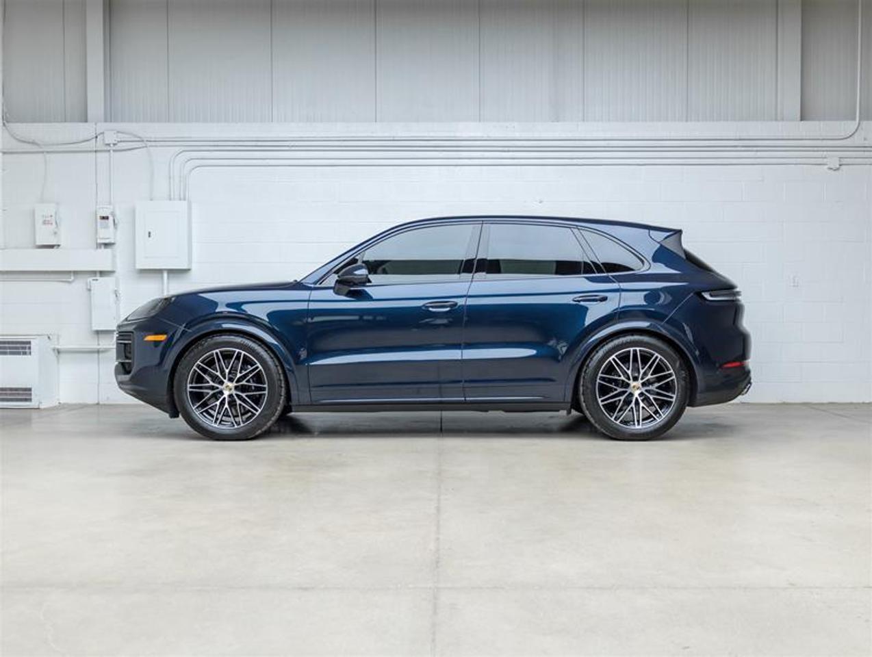 2024 Porsche Cayenne  Photo4