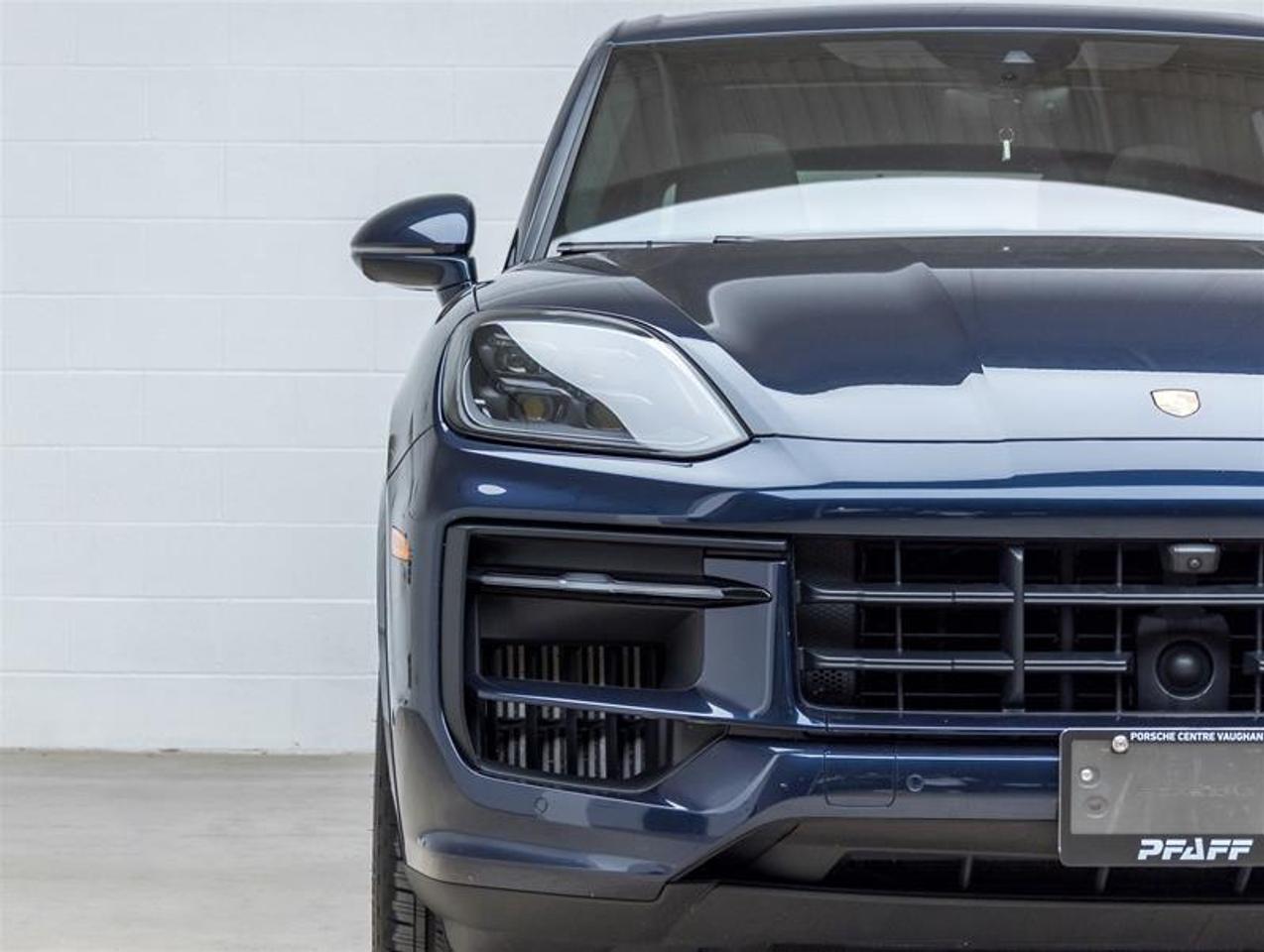 2024 Porsche Cayenne  Photo2
